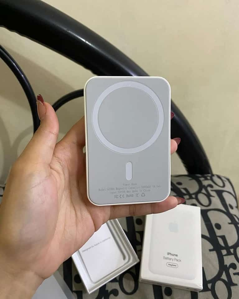 Apple MagSafe Power Bank 5000 mah - صورة 4